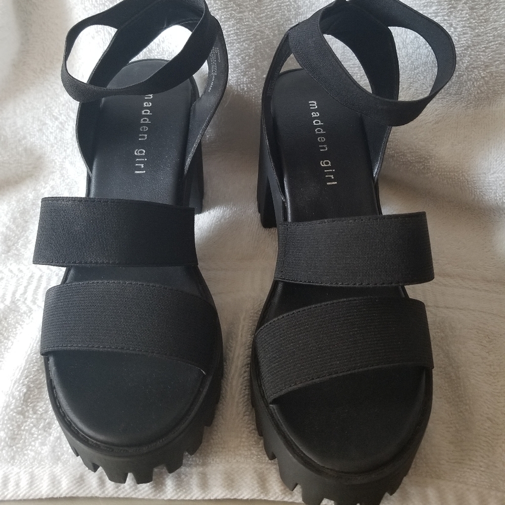 Madden Girl Women's Sohoo